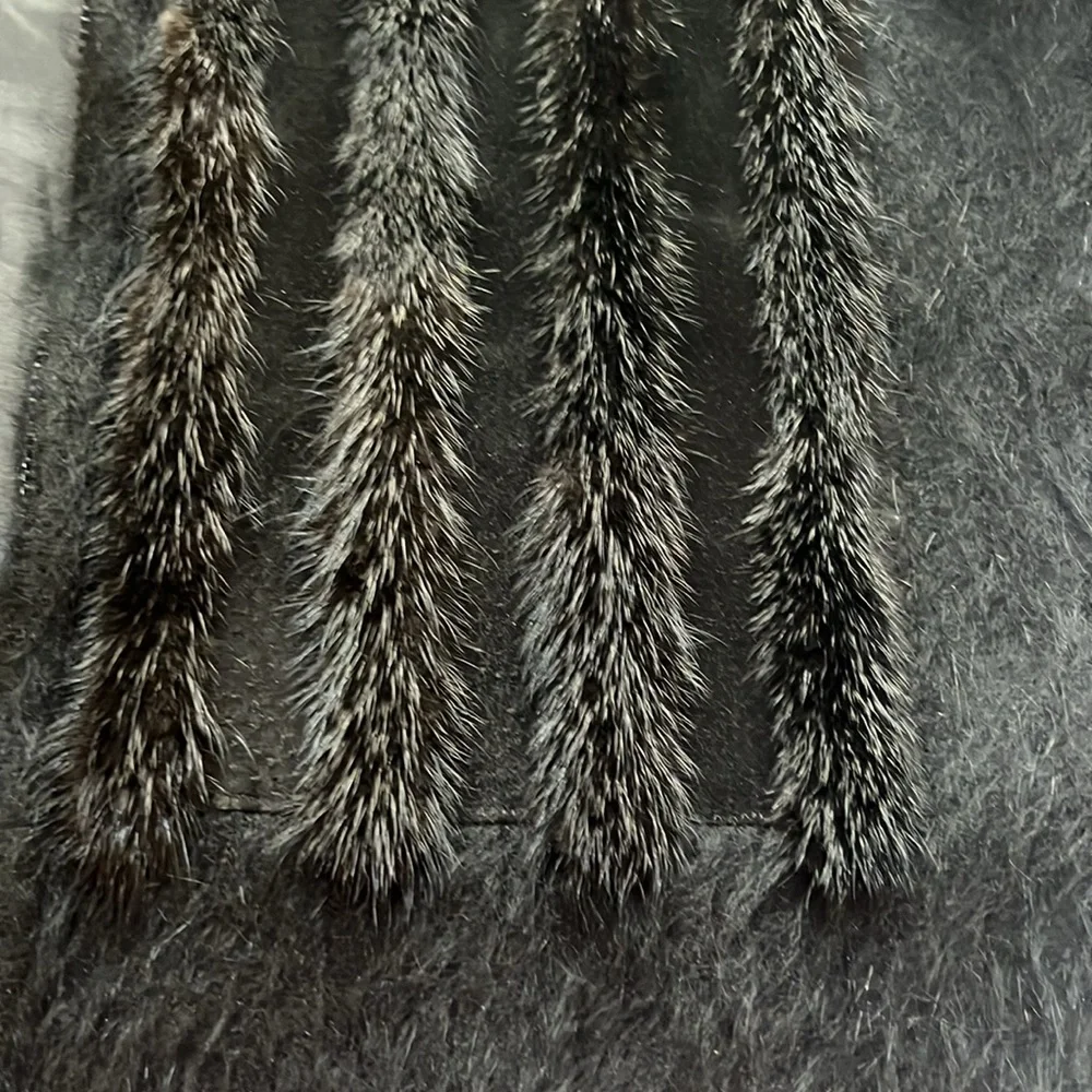 Stunning angora jacket with mink inserts set in front of jacket. Zippered & warm - Picture 6 of 8
